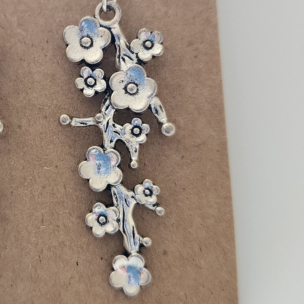 Handmade Dangle Silver Flower Earrings - Picture 3 of 4